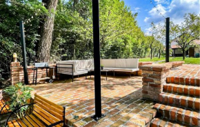 Beautiful Home In Mirkovci With Jacuzzi